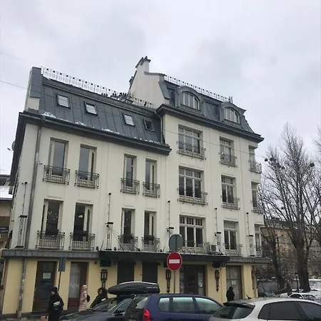 Square Apartment: Old Market View With Uninterrupted Power Lviv