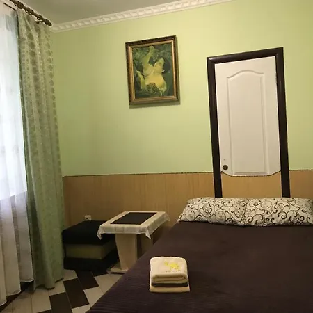 Апартаменти центр .гарний і зручний район.