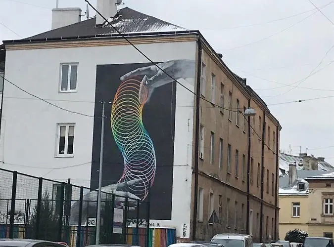 центр пл старий ринок In The Center Of поруч громадська парковка * إلفيف